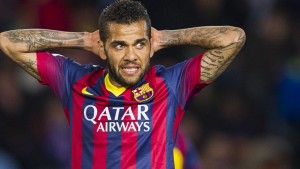 Brazilian full-back Dani Alves has signed a new contract with Barcelona
