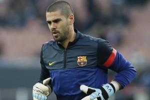 Spanish international 'keeper Victor Valdes has been told he can leave Manchester United this summer